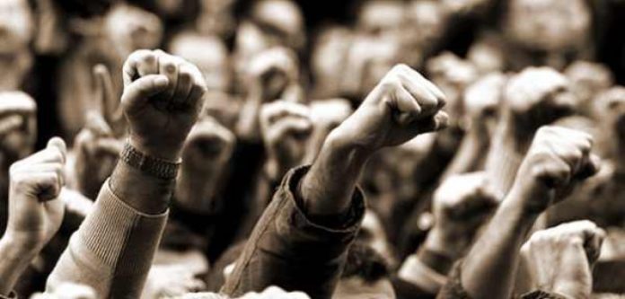 Απέναντι στη θανατοπολιτική του κράτους και του κεφαλαίου να κρατήσουμε ζωντανές τις πρακτικές της αλληλεγγύης και της αλληλοβοήθειας.