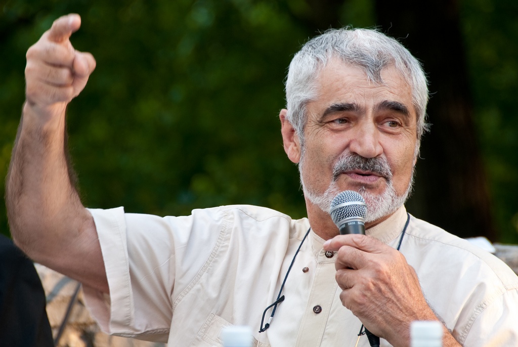 Serge Latouche: Συνέντευξη στην L’altrapagina για την συγκυρία στην εποχή του Κωρονοϊού