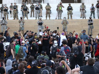 Ο καλύτερος τρόπος για “μεταρρύθμιση” της αστυνομίας είναι η αποδυνάμωση της