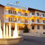 Ρουβίκωνας: Παρέμβαση στο ξενοδοχείο Parnis Palace Hotel Suites στις Αχαρνές