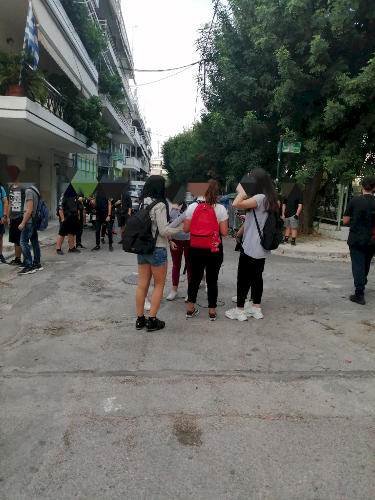 Ρουβίκωνας: Παρεμβάσεις σε σχολεία