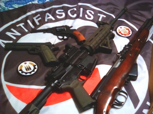 Μιλώντας για τα όπλα με την Σοσιαλιστική Ένωση πυροβόλων όπλων της Αμερικής