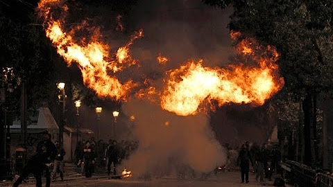 Σαν Σήμερα: Η μάχη για την πλατεία Συντάγματος (12 Φλεβάρη 2012)
