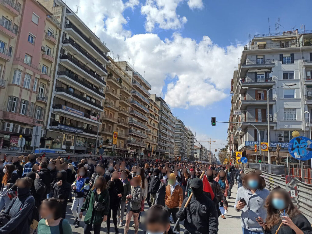 Χιλιάδες φοιτητές ανακαταλαμβάνουν το campus του ΑΠΘ μετά από μεγάλη πορεία