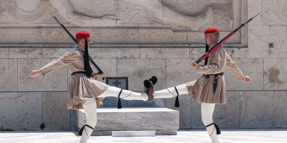 Η αλληλο-θέσμιση μεταξύ της εξουσίας του κράτους/έθνους και του ελληνικού στρατού: Το παράδειγμα της υποχρεωτικής στρατιωτικής θητείας | Αστερία Παπαδάκη