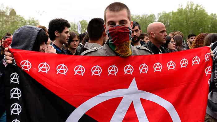 Ο αναρχισμός ως τρόπος ζωής… από την ελευθεριακή κομμουνίστρια Zoe Baker