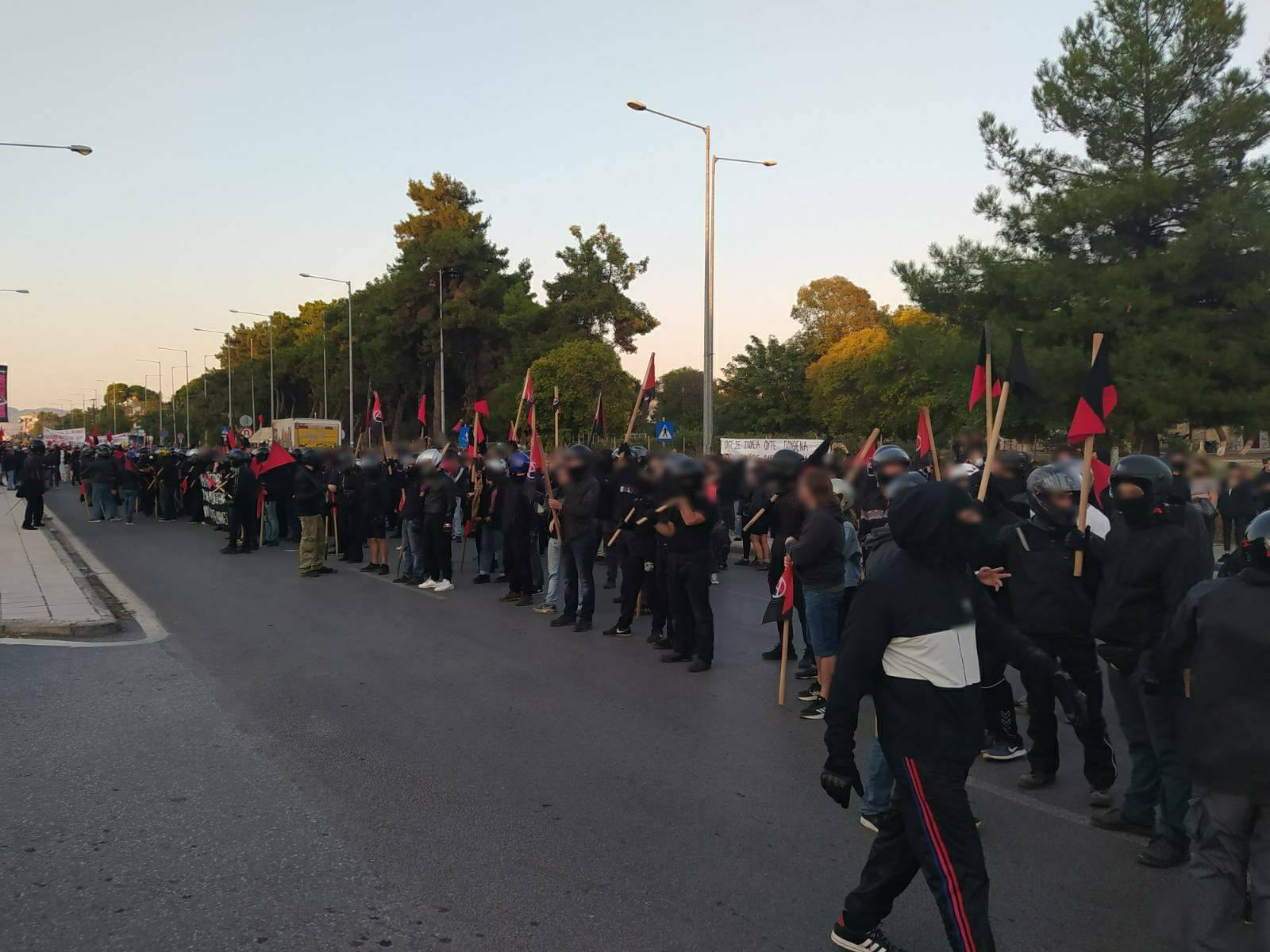 Θεσσαλονίκη | Ενημέρωση από τη χθεσινή αντιφασιστική πορεία και την αστυνομική καταστολή που υπέστη (vid & photos)