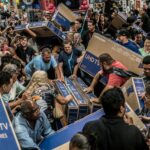 Οι « Μαύρες Παρασκευές » μαυρίζουν ακόμα πιο πολύ τις ζωές των εργαζομένων |  Συλλογικότητα αναρχικών από τα Ανατολικά