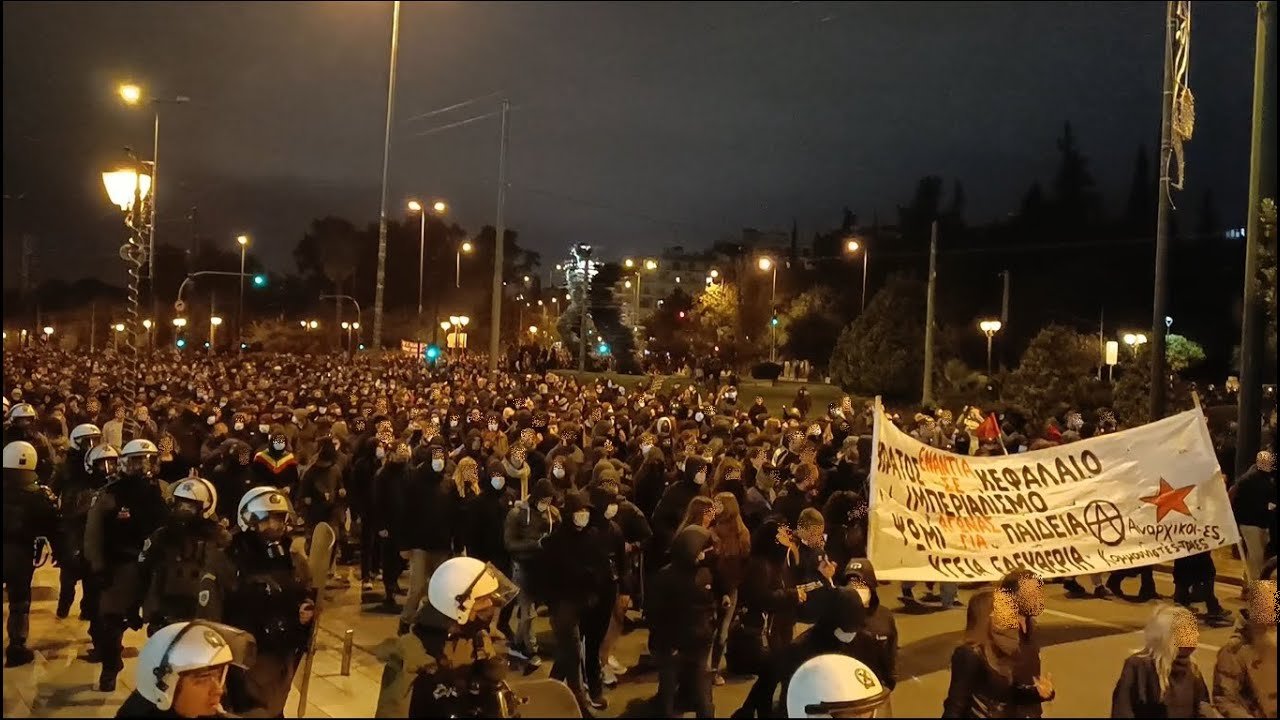 Πολυτεχνείο 2021: Βίντεο από το τεράστιο μπλακ μπλοκ στην πορεία της 17ης Νοέμβρη
