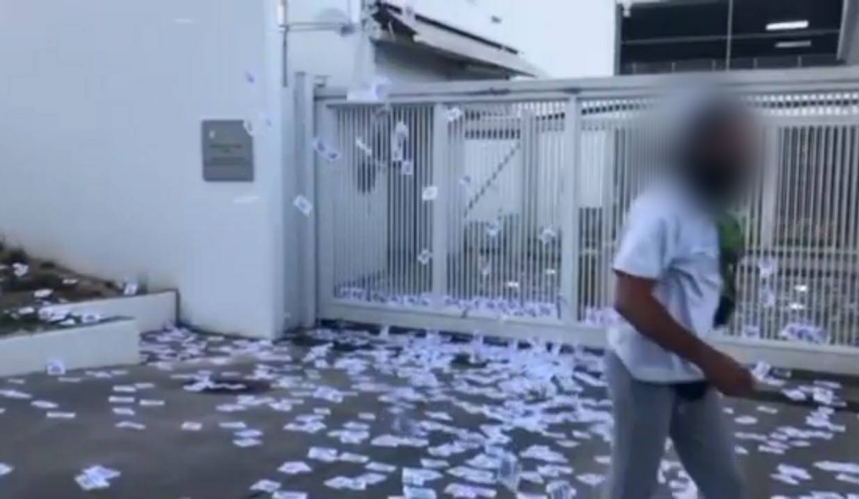 Ρουβίκωνας: Παρέμβαση στην πρεσβεία των ΗΠΑ