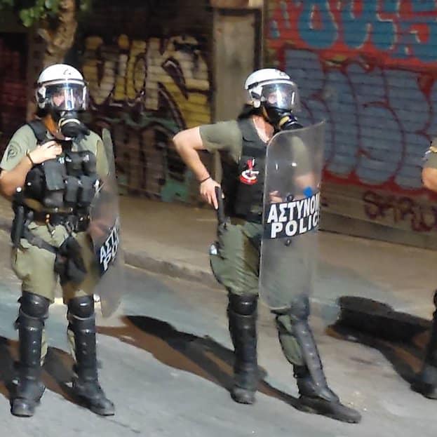 [Βίντεο] από το όργιο καταστολής στα Εξάρχεια μετά την απαγόρευση της πορείας ενάντια στους βιασμούς