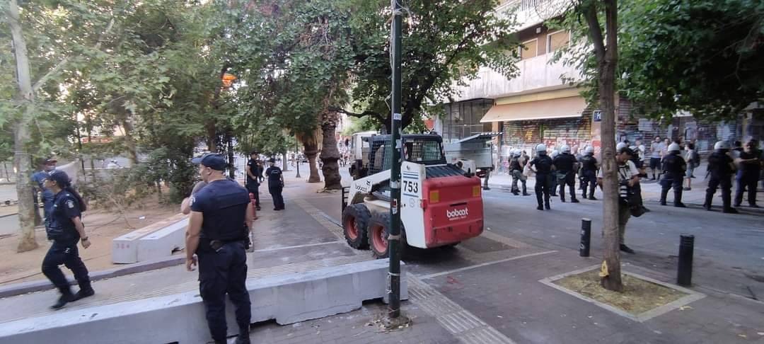εξαρχεια_μετρο Ημέρα Χ στα Εξάρχεια