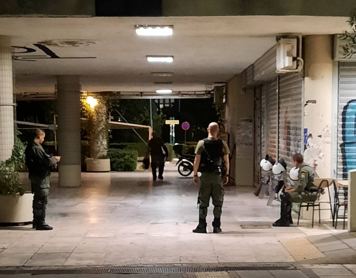ΜΑΤατζήδες απειλούν με προσαγωγή φοιτητή μέσα στο ΑΠΘ [VIDEO]