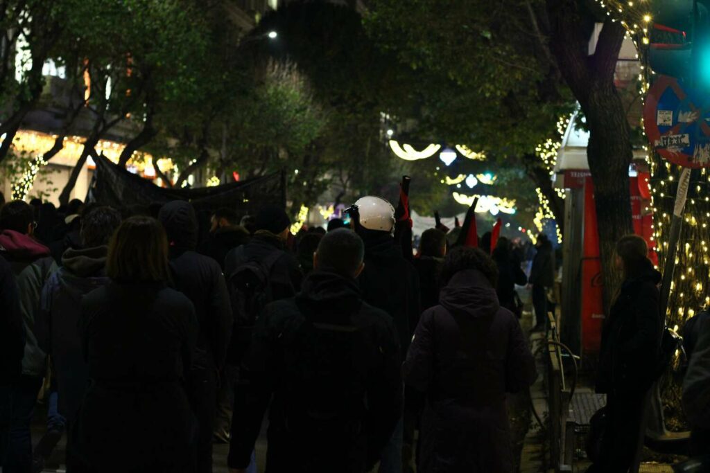Πορεία οργής στη Θεσσαλονίκη για τη δολοφονία του 16χρονου Ρομά Κώστα 'Κάλο' Φραγκούλη