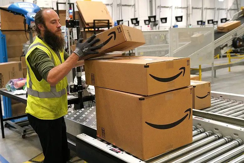 Θάνατος εργαζόμενου σε αποθήκη της Amazon εν ώρα εργασίας