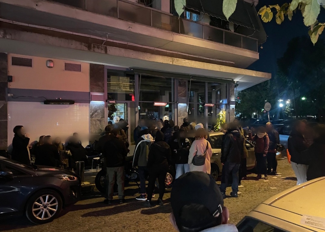 Ρουβίκωνας: Παρέμβαση στα μαγαζιά του Κουκακίου