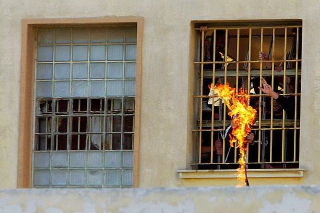 Θ.Χατζηαγγέλου | Δήλωση για τις απόπειρες αναγκαστικής σίτισης