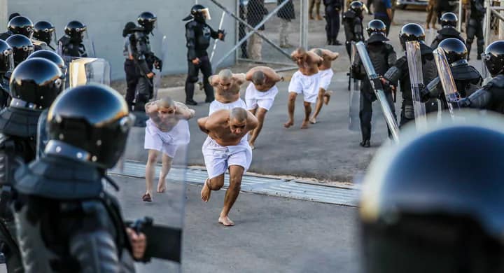 Ανοιξε τις πύλες της τεράστια φυλακή στο Ελ Σαλβαδόρ