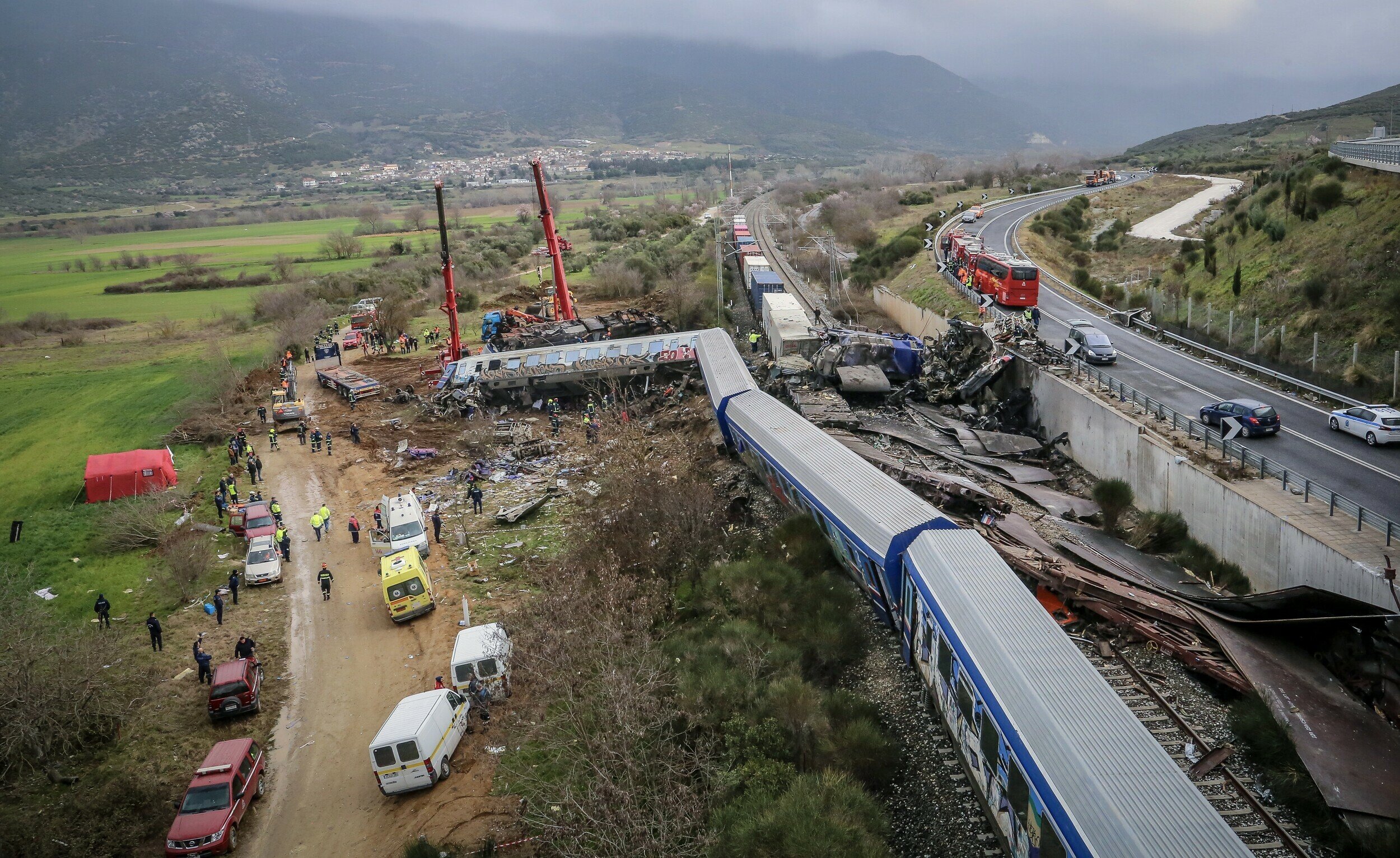 Συγκέντρωση στον σιδηροδρομικό σταθμό Θεσσαλονίκης για το έγκλημα των Τεμπών