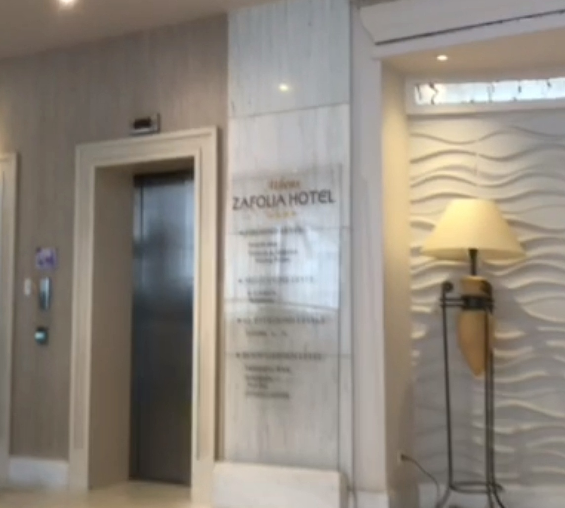 Ρουβίκωνας: Παρέμβαση στο ξενοδοχείο Athens Zafolia [+video]