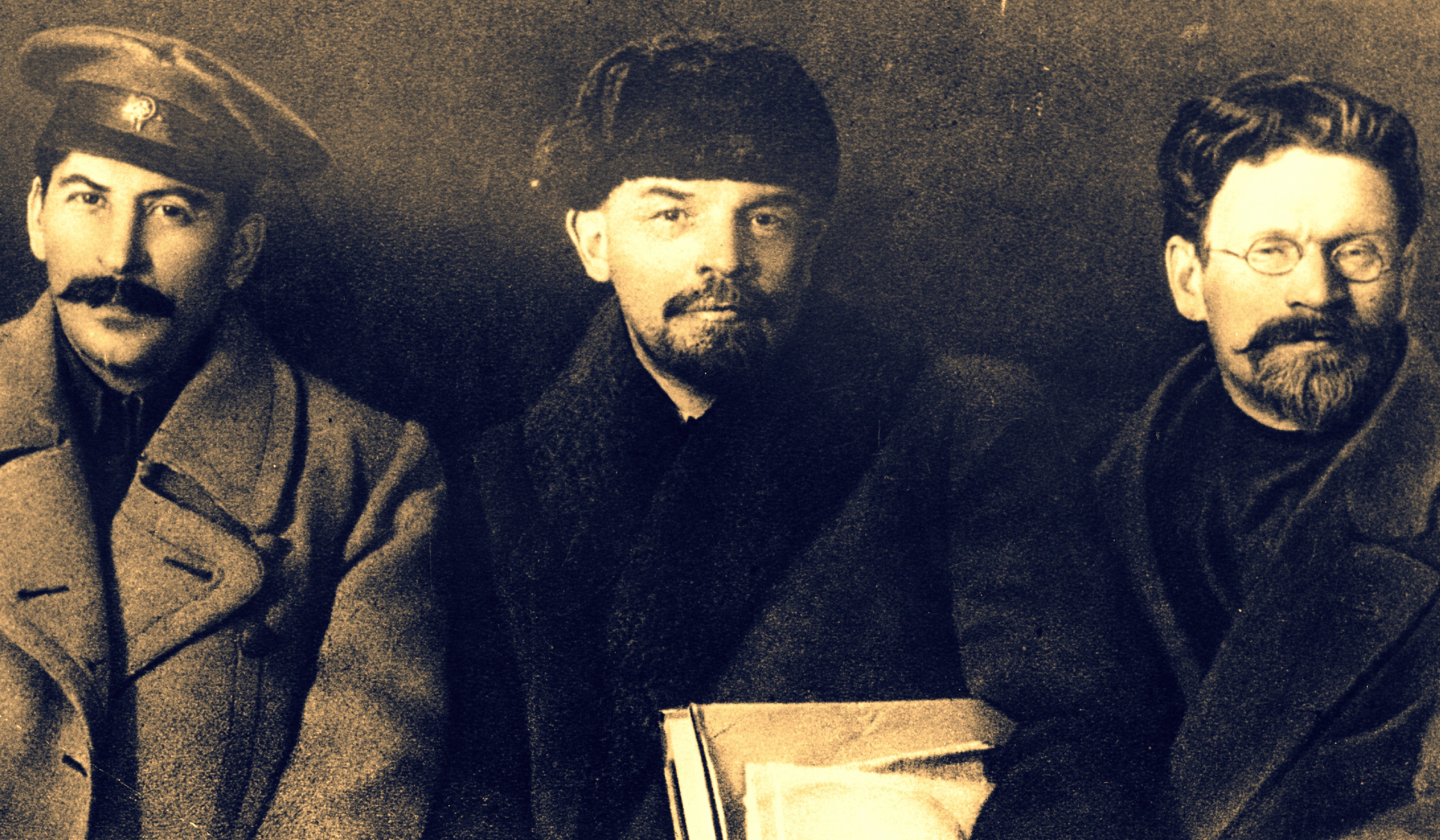 Ο Τρότσκι με μέτρο τον Στάλιν