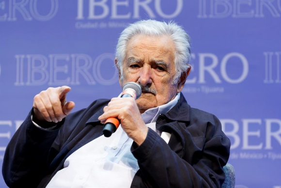 Mujica: Η απόφαση να μην διαταχθεί η καραντίνα ήταν για να “διατηρηθεί η άνοδος της οικονομίας”