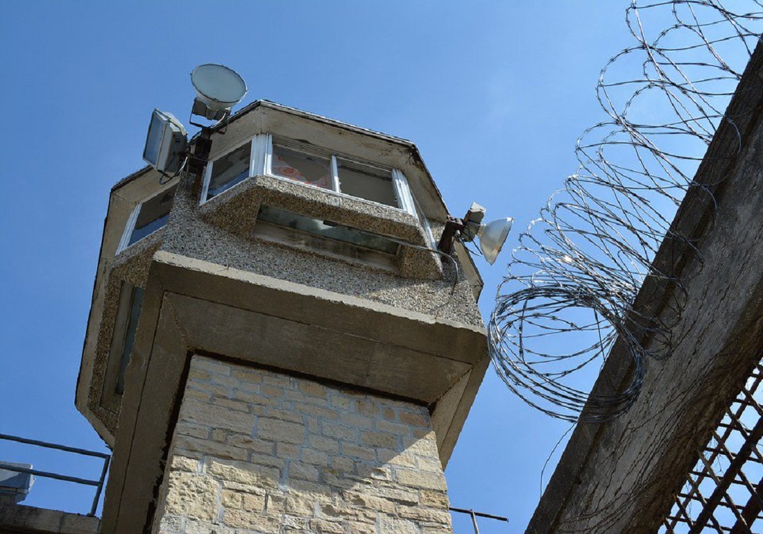 Ρουβίκωνας: Για τον θάνατο κρατούμενης στις γυναικείες φυλακές Ελαιώνα Θηβών