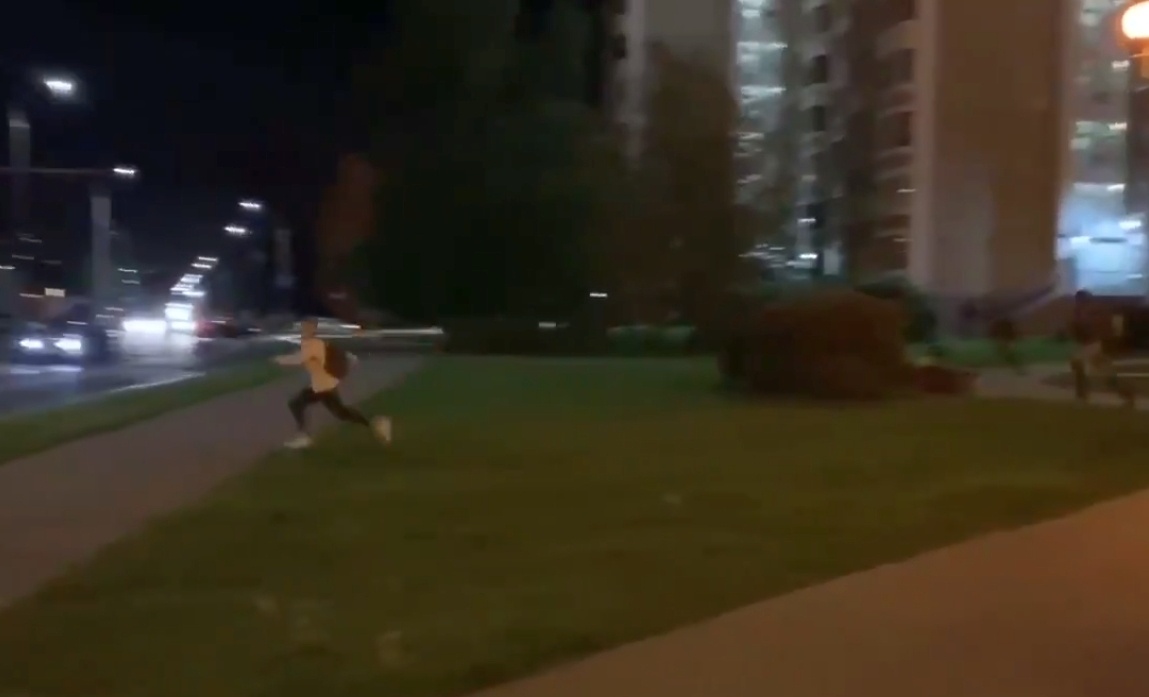 belarus minsk riot cops police taxi saves protester νμμ