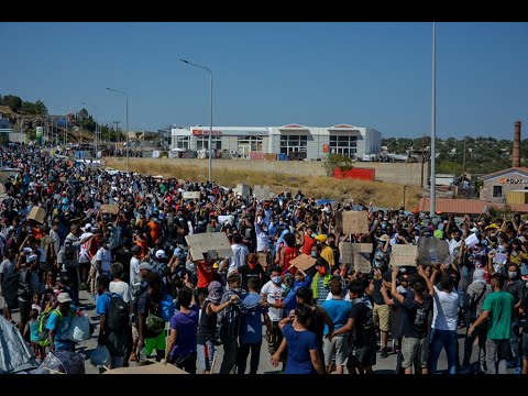 Μόρια: 2.000 μετανάστες διαδηλώνουν [VIDEO]