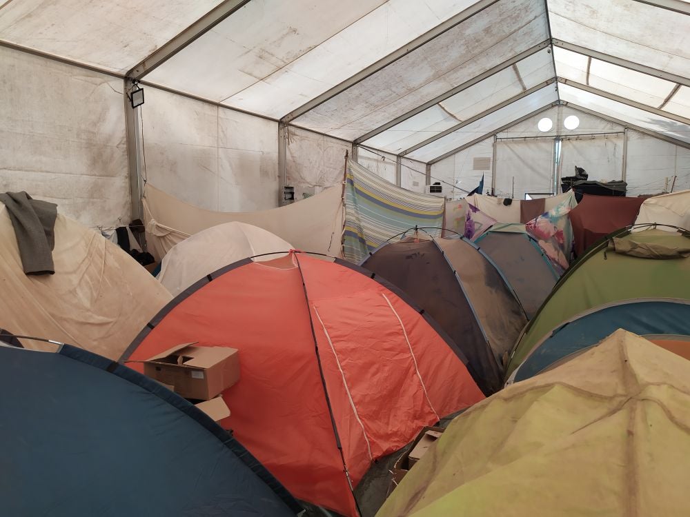 Ανταπόκριση από το camp προσφύγων στη Μαλακάσα