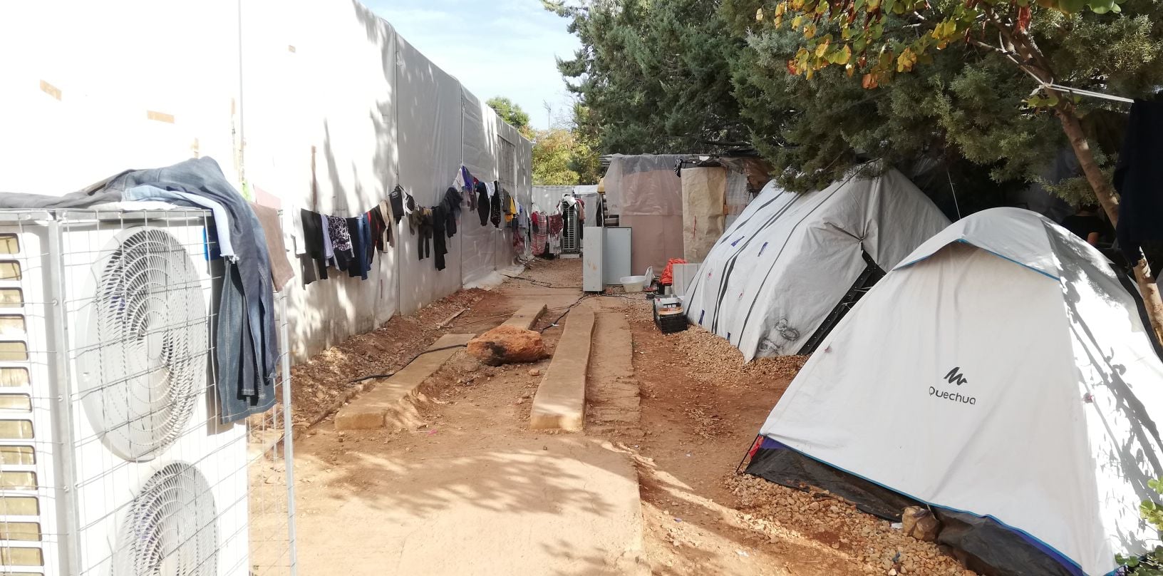 Ανταπόκριση από το camp προσφύγων στη Μαλακάσα