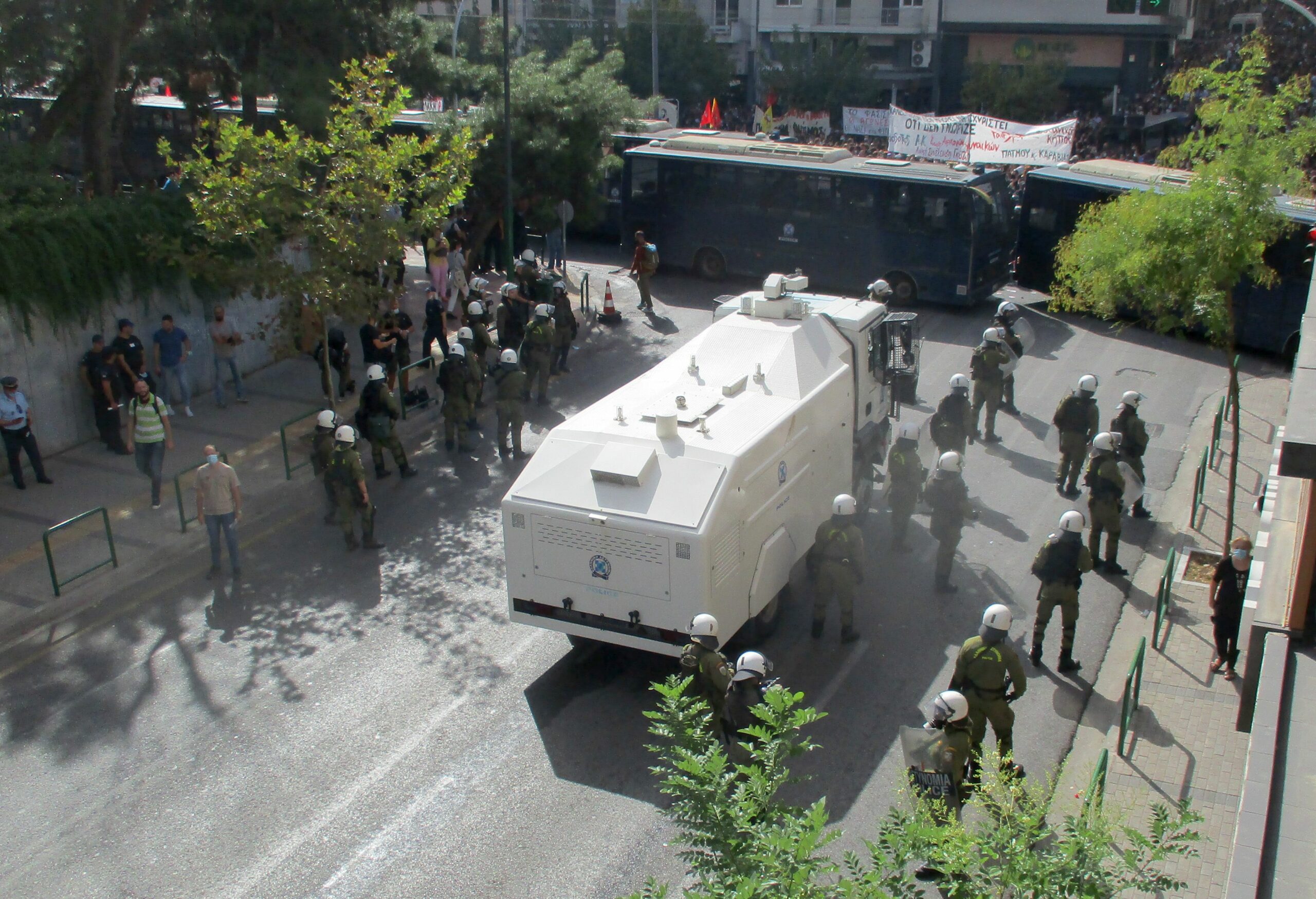 Φωτορεπορτάζ από τη μεγαλειώδη αντιφασιστική συγκέντρωση στην Αθήνα