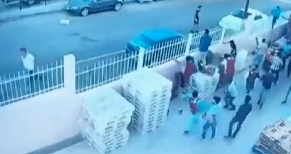 Εκμετάλλευση & ρατσισμός πάνε πάντα χέρι-χέρι.