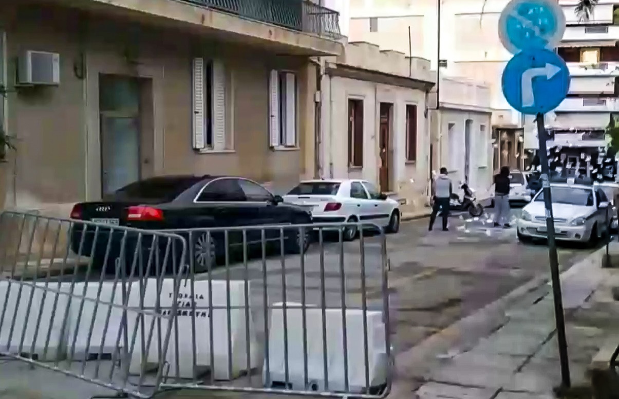 at Παρέμβαση στο ΑΤ Κολωνού