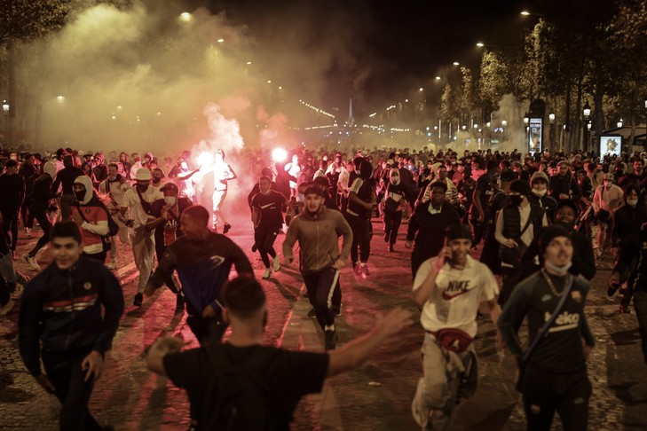 Μαζικές διαδηλώσεις σε όλη τη Γαλλία ενάντια στον "Νόμο Καθολικής Ασφάλειας"