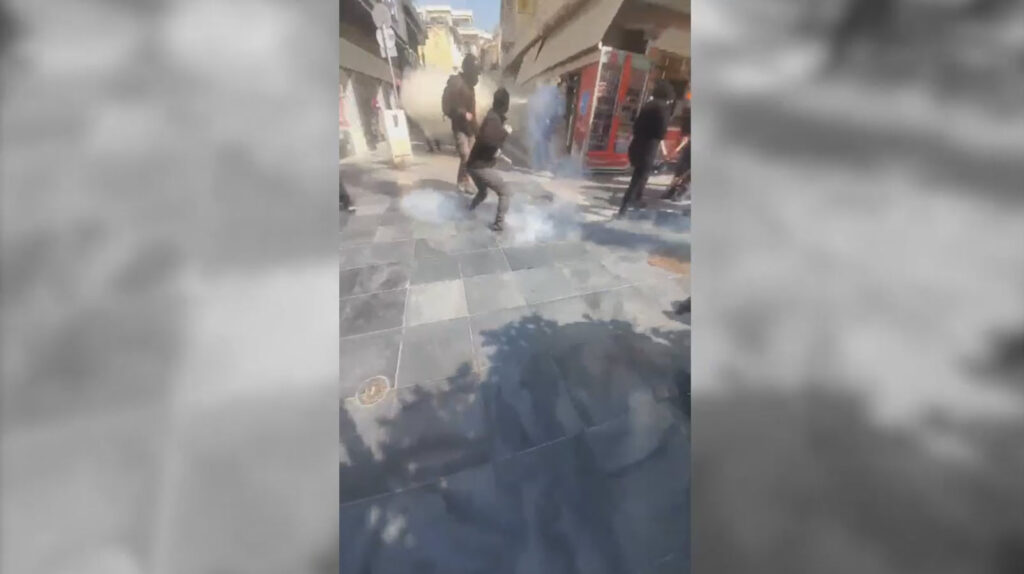 Βίντεο απο την σημερινή συγκέντρωση και τα επεισόδια στο Ηράκλειο Κρήτης – Πλ. Λιοντάρια