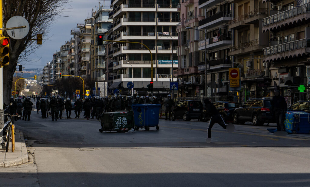Νέες φωτογραφίες από την πορεία & τις συγκρούσεις στη Θεσσαλονίκη στις 11-3-2021