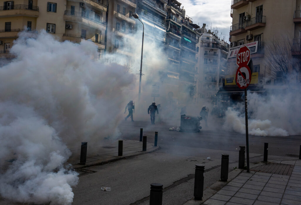Νέες φωτογραφίες από την πορεία & τις συγκρούσεις στη Θεσσαλονίκη στις 11-3-2021