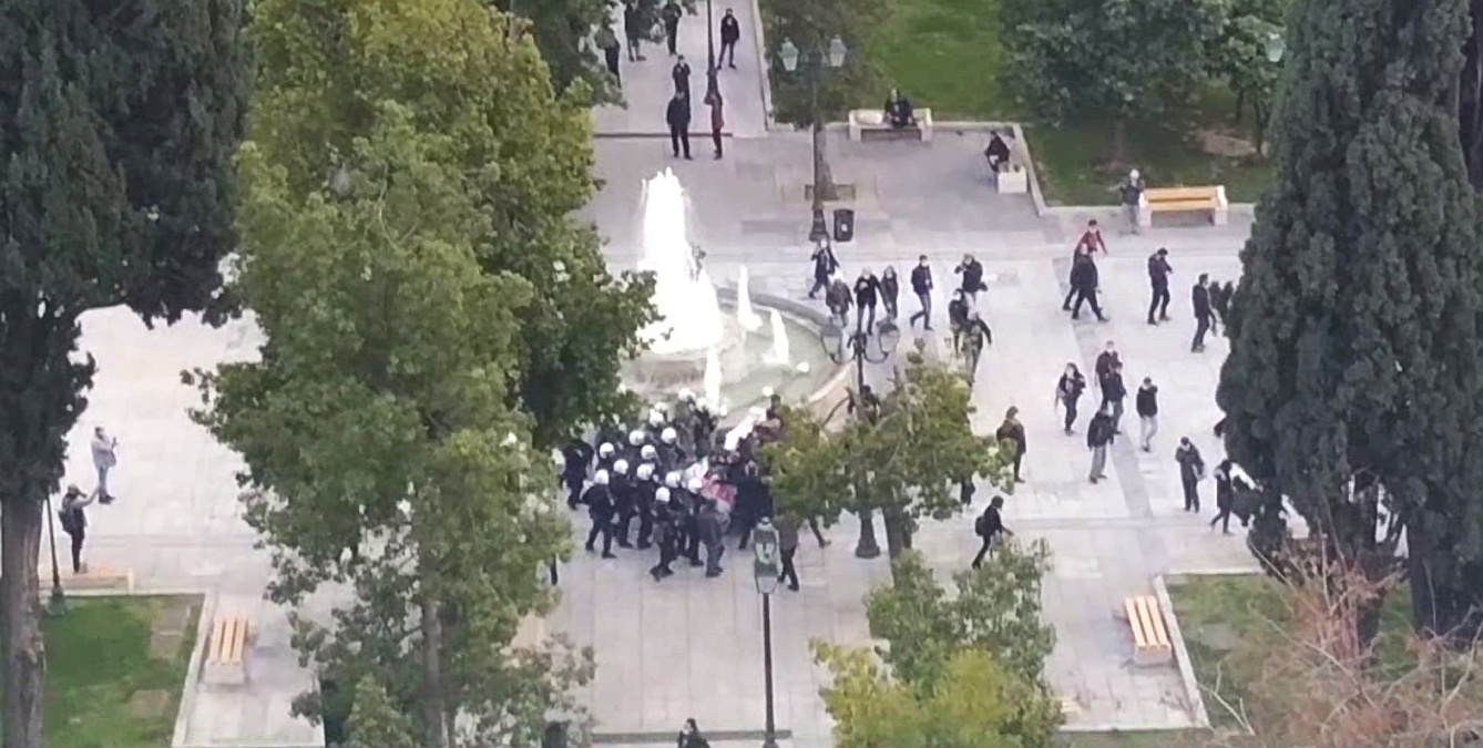 [Πανοραμικό βίντεο] Τι πραγματικά συνέβη σήμερα στην πλατεία Συντάγματος (Κουφοντίνας)