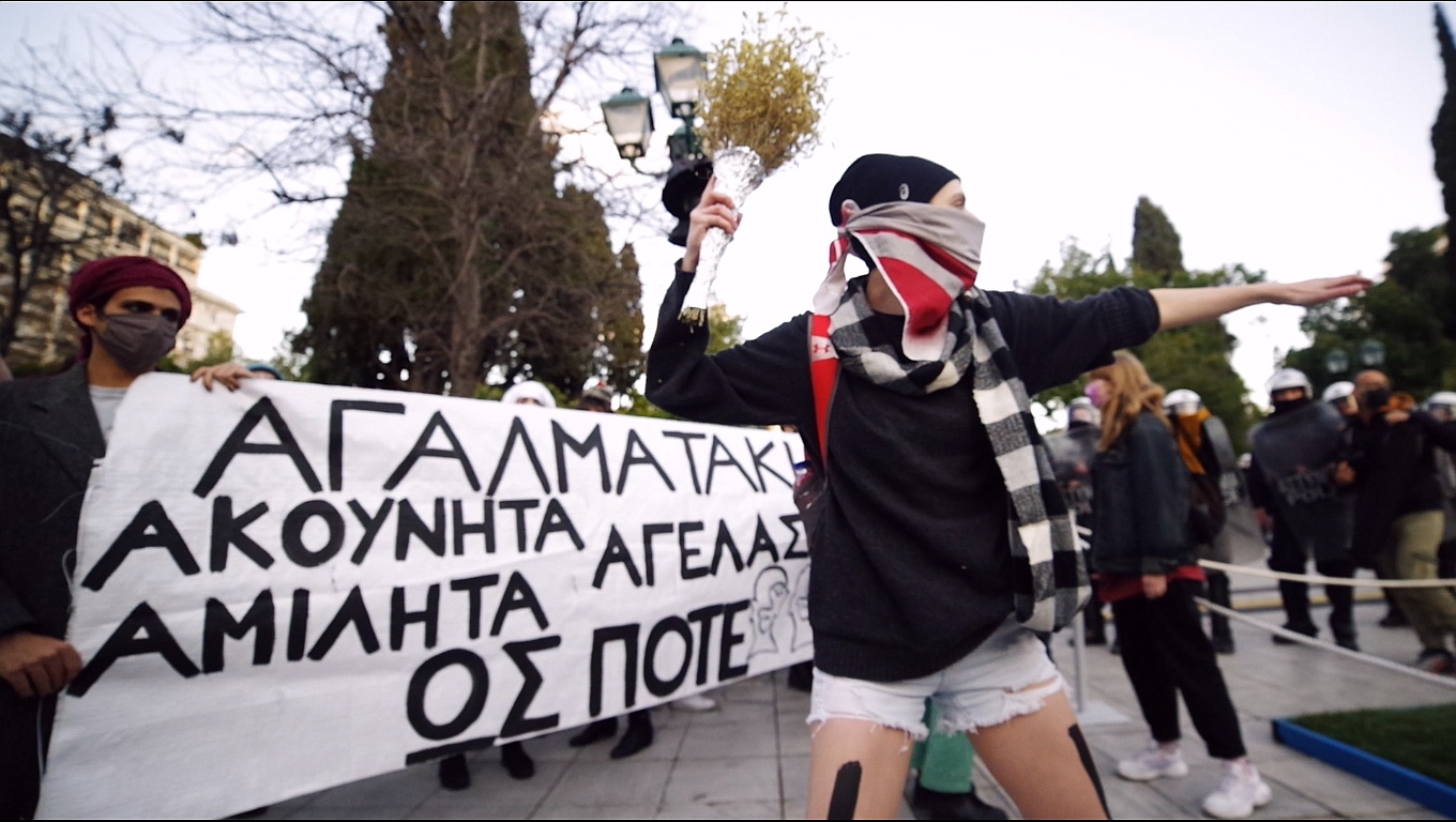 Επίθεση σε καλλιτέχνες στο Σύνταγμα: Τι πραγματικά συνέβη και δεν έδειξαν οι κάμερες του Χρυσοχοίδη [Video]