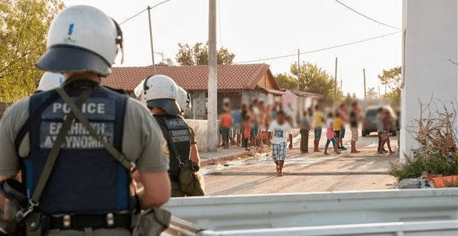 Τι συνέβη σήμερα στα Εξαμίλια Κορινθίας; Τίποτα! Η καθιερωμένη έφοδος της αστυνομίας στους καταυλισμούς των Ρομά.Τα ξημερώματα ειδικές [...]