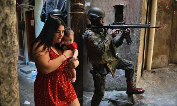 Η αστυνομία σκοτώνει εκατοντάδες πολίτες στο Ρίο ντε Τζανέιρο