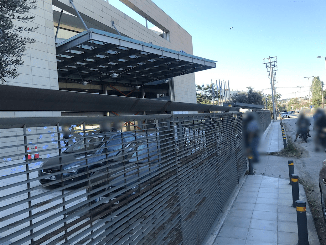 Ρουβίκωνας: Παρέμβαση στα κεντρικά γραφεία
