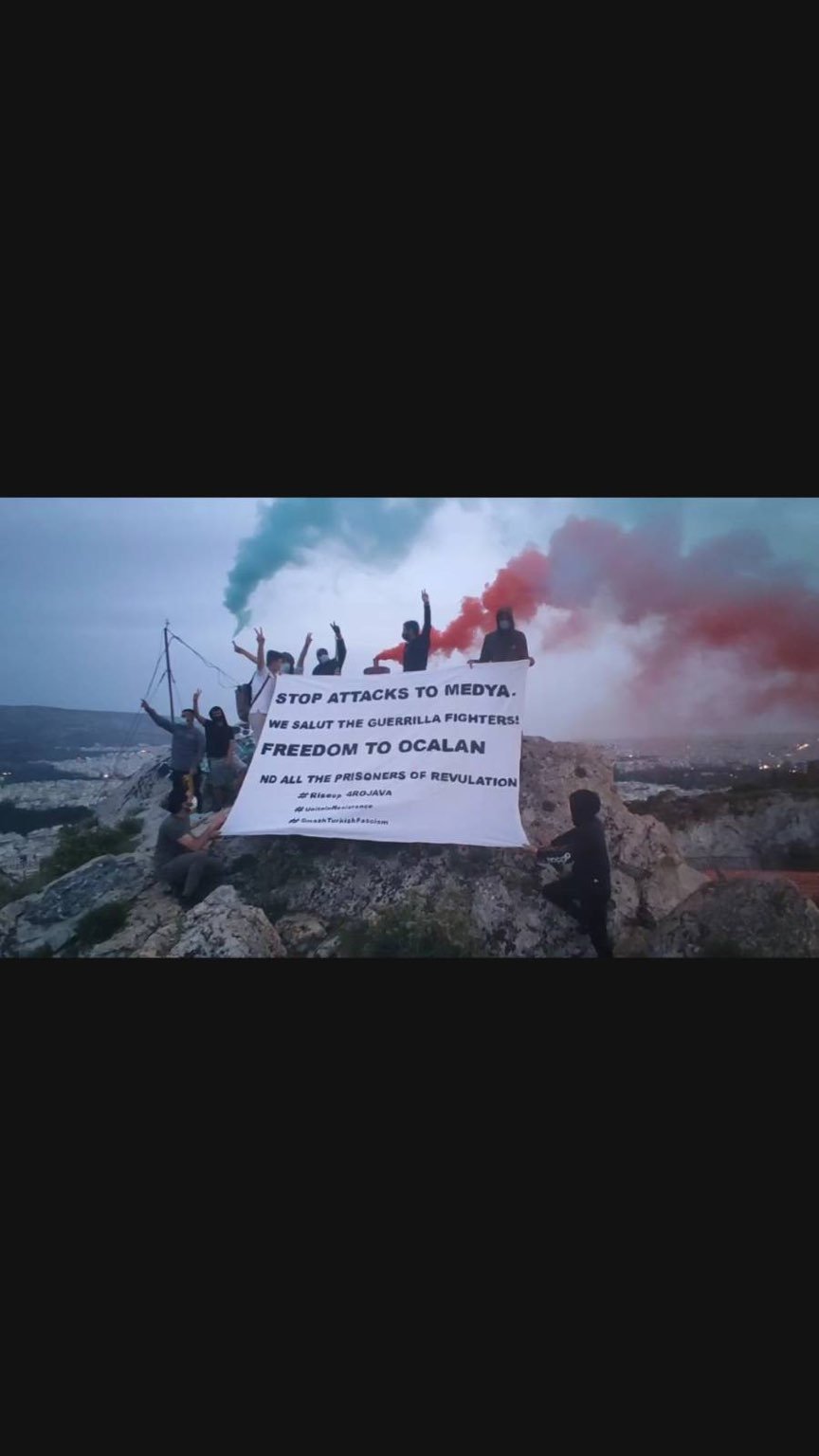 Αθήνα | Διαμαρτυρία των Riseup4Rojava και TCŞ στον Λυκαβηττό για τις επιθέσεις στο Κουρδιστάν
