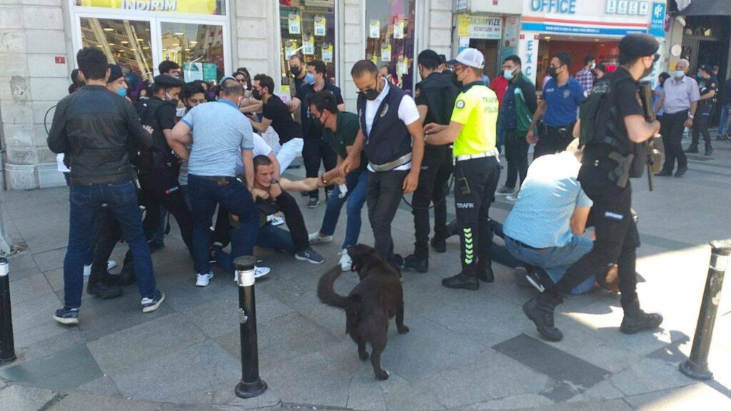 Σκάνδαλο διαπλοκής κράτους-κεφαλαίου-μαφίας στην Τουρκία. Η αστυνομία επιτίθεται σε αναρχικούς