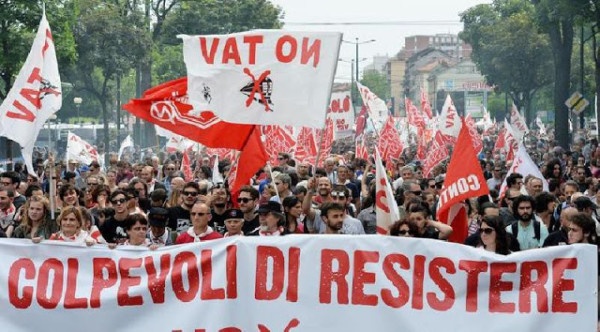 Ιταλία | 10.000 μπάτσοι δεν είναι αρκετοί για να σταματήσουν το κίνημα “No TAV” στο Val Di Susa