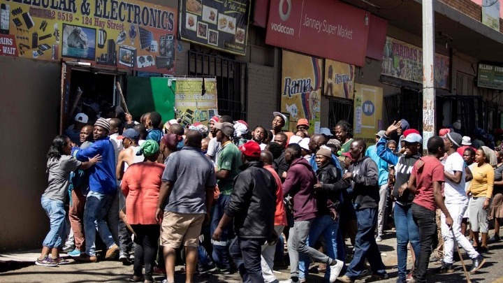 Νότια Αφρική: Ιστορική ρήξη ή εσωκομματικές αντιπαλότητες;