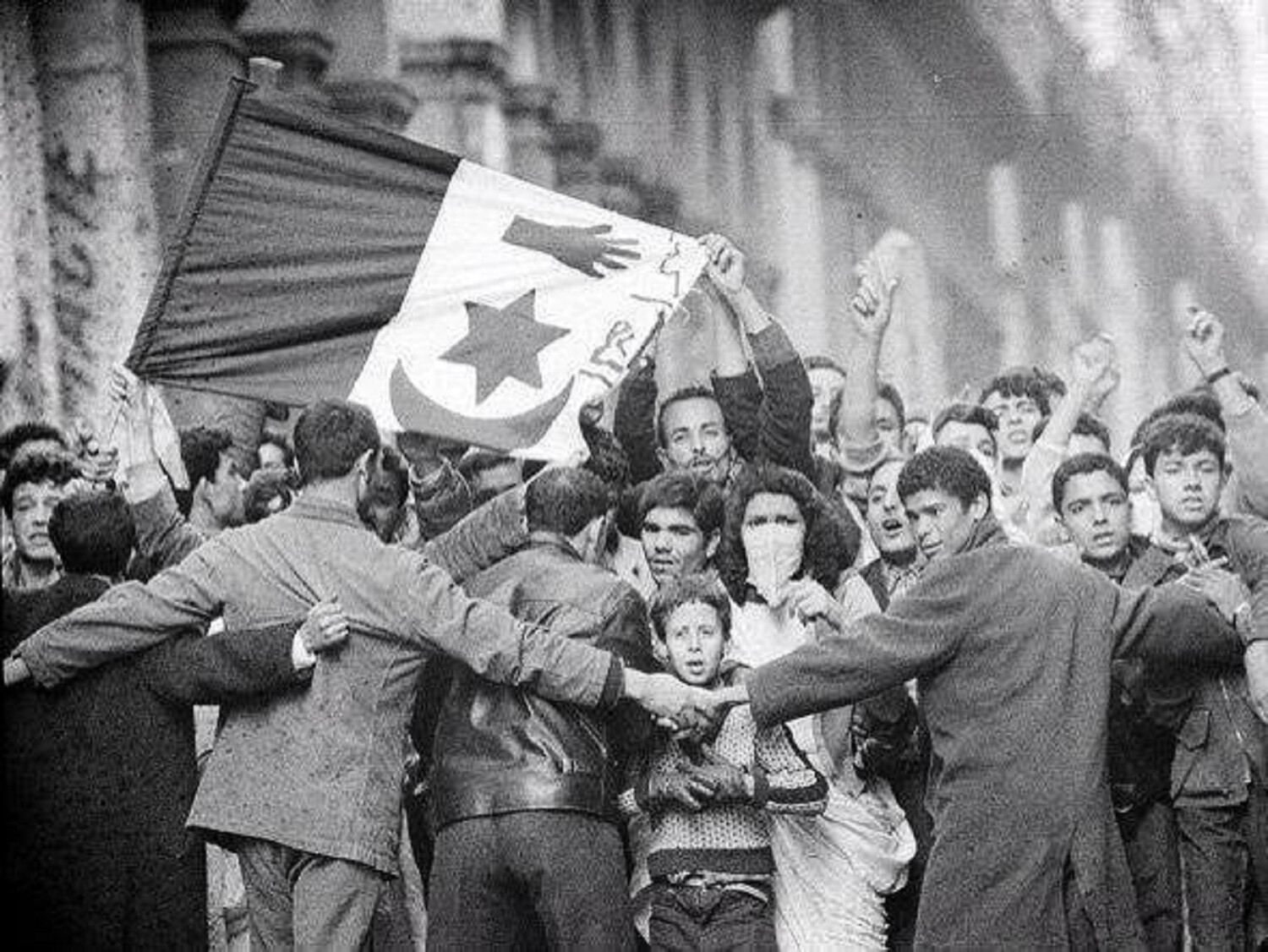 Ο αγώνας του Αλγερινού λαού απέναντι στη Γαλλική αποικιοκρατία (1 Νοεμβρίου 1954). Η κληρονομιά από τον διαρκή και αιματηρό αγώνα του [...]