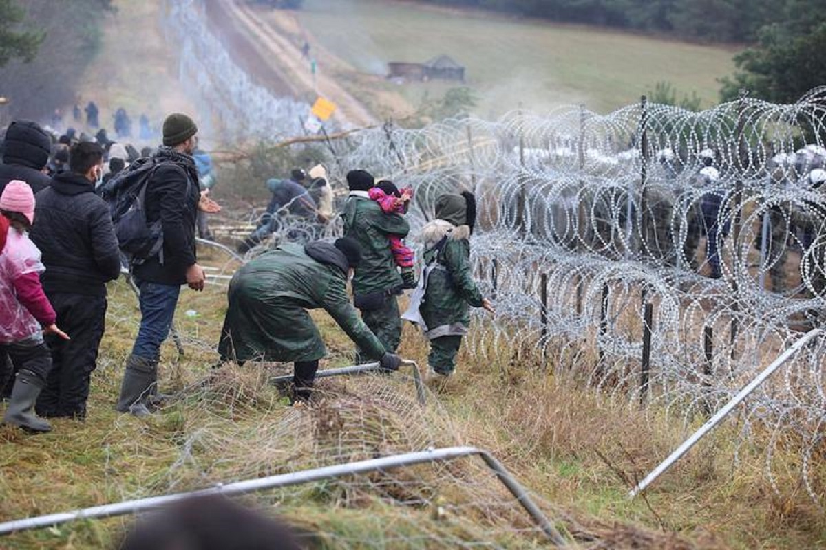 Δήλωση για την υποστήριξη των μεταναστών που έχουν αποκλειστεί στα σύνορα Λευκορωσίας-ΕΕ