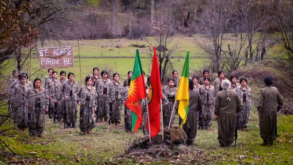 Αντάρτισσες γιορτάζουν την 8η Μάρτη στα βουνά του Κουρδιστάν στέλνοντας διεθνιστικό μήνυμα για την αντίσταση των γυναικών